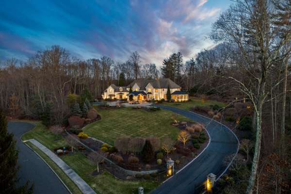 MASTERCLASS BLUE HILLS MANOR