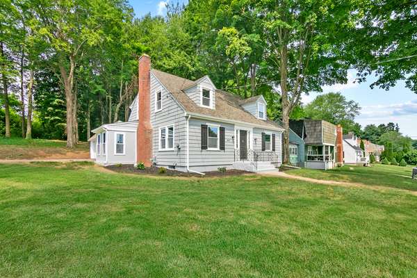 FULLY RENOVATED CHARMING CAPE STEPS FROM PARKS & EASY ACCESS TO BERLIN TURNPIKE