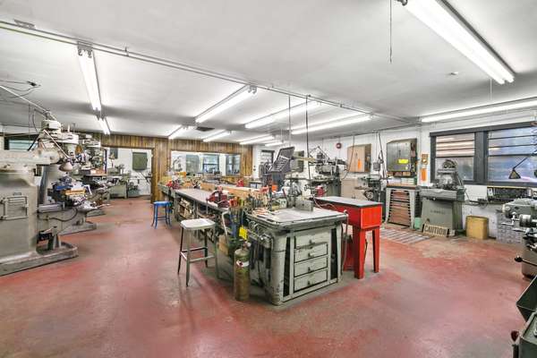 LANDMARK WORKSHOP WITH ROOM FOR OPPORTUNITY
