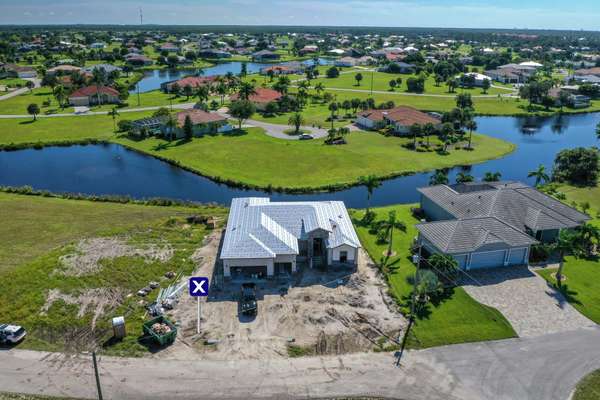 Waterfront New Construction Home in BurntStore Lakes