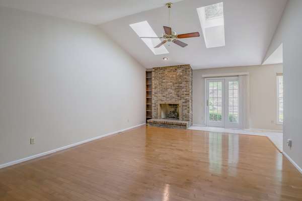 Spacious Vaulted Family Room