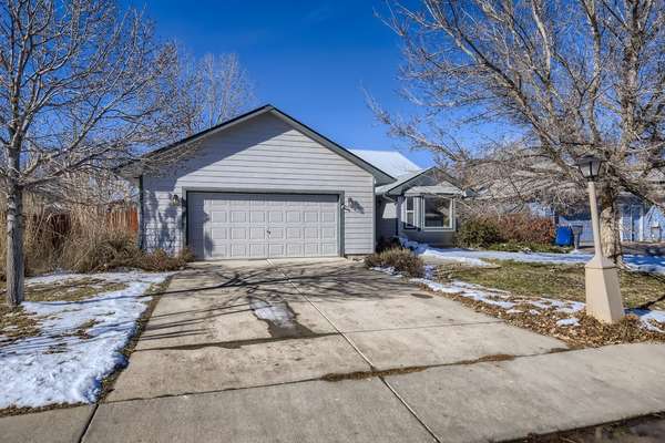 Sunny ranch in Longmont