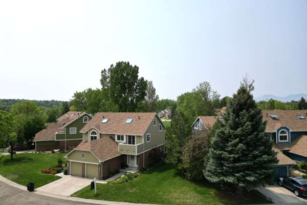 Wonderful Niwot Townhome Backing to HOA Open Space