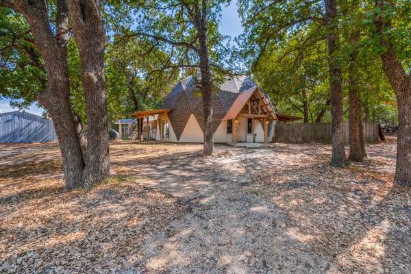 Country living in Mansfield Texas