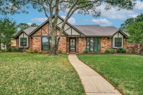 Stylish Comfort and Smart Living in University Estates