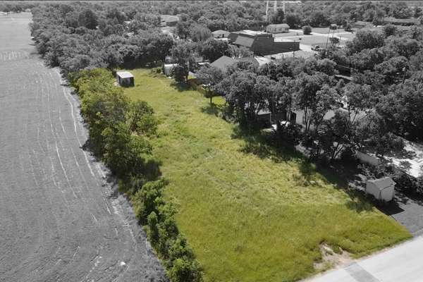 Prime Builder Opportunity on Oversized Lot — 1.236 Acres in the Heart of Kaufman