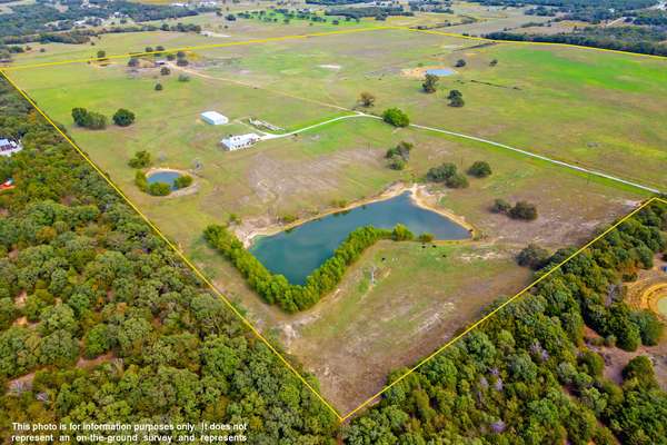 CUSTOM HOME, OUTBUILDINGS, AND PONDS ON 158 ACRES IN SOUTHERN COOKE COUNTY, TEXAS