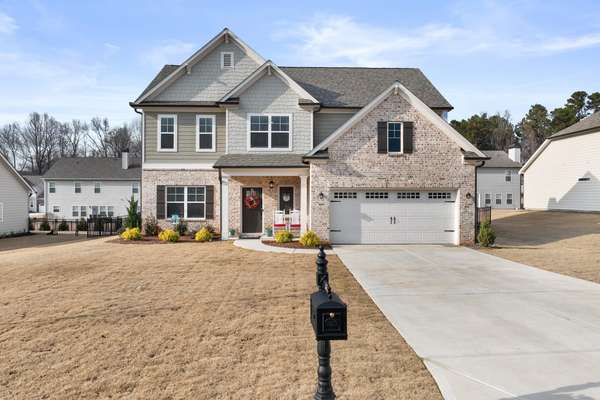 Better than new opportunity in sought after Traditions of Braselton!