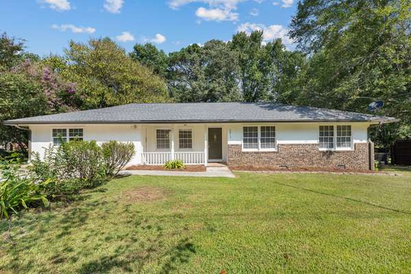 So Many New Features! Sought After Dacula Location!