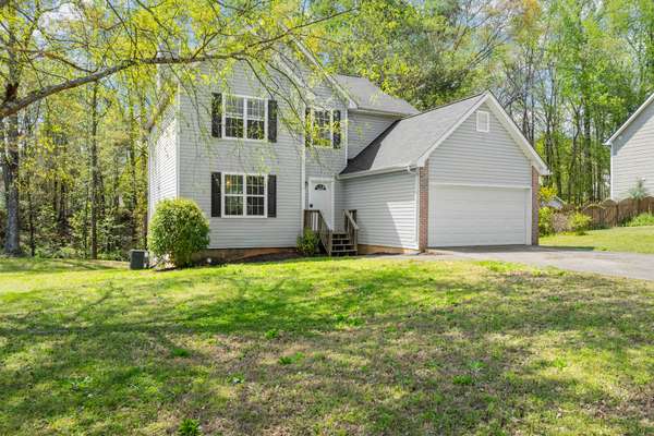 Perfect Location near Sought After downtown Flowery Branch!