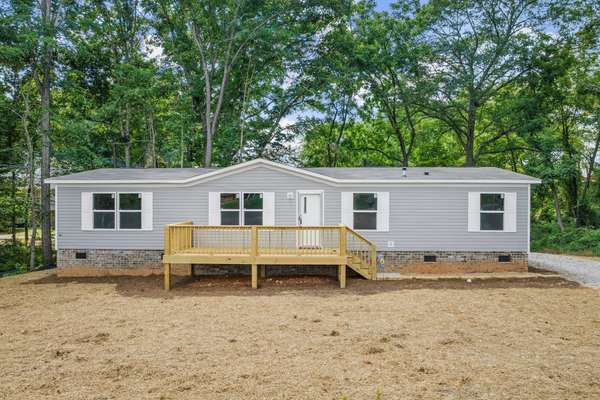 Brand New Doublewide on 1.2 Acre Lot in Commerce!