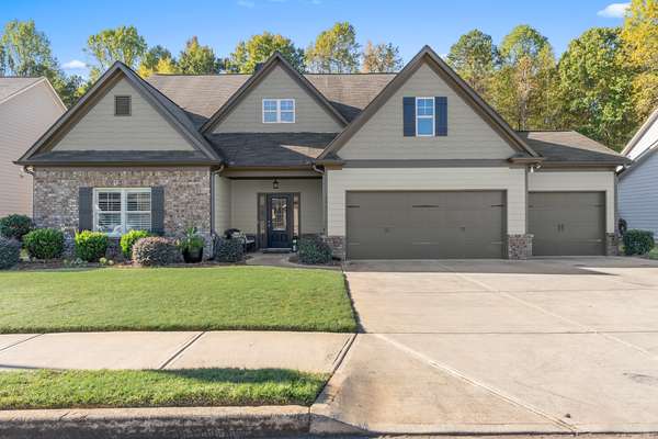 Spacious Ranch in Sought After West Jackson!