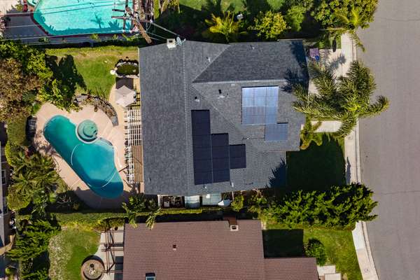 Stunning Swimming Pool Home