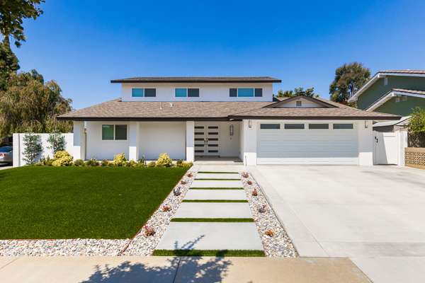 Welcome to Contemporary Coastal Oasis!