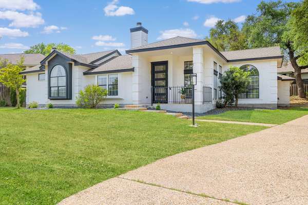 The Total Package in Old Lakeway
