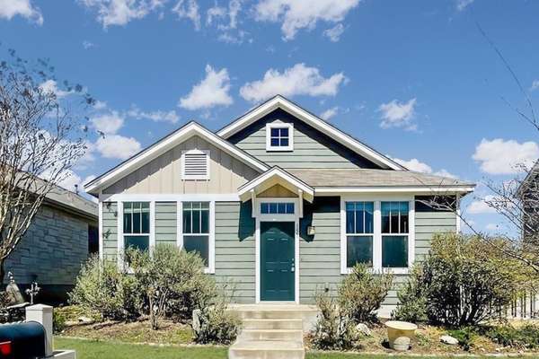 Charming Home in the Heart of Plum Creek