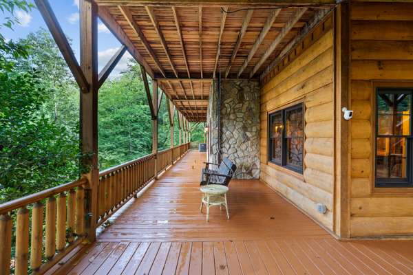 843 Rainbow Cir., Lake Lure, NC