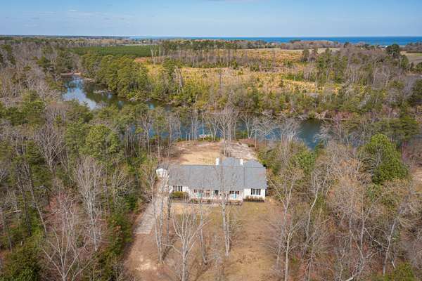 Spacious Home on Cubitt Creek
