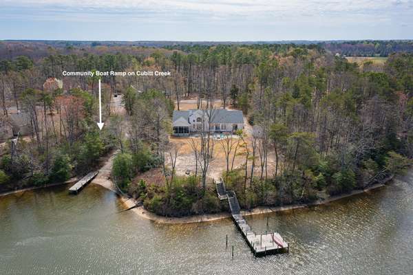 Spacious Home on Cubitt Creek