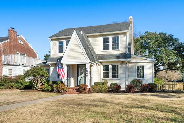 Beautifully Renovated Dutch Colonial