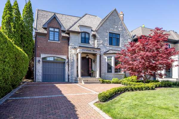 PRIME LAWRENCE PARK - CUSTOM DESIGNED HOME