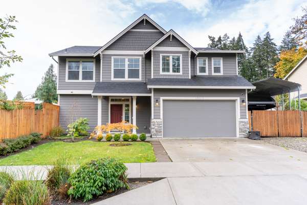 This Gorgeous Milwaukie Home is Ideal for Indoor and Outdoor Entertaining!