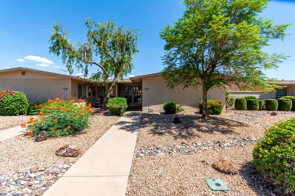 Single-Level Comfort in a Golf Community – No Age Restrictions!