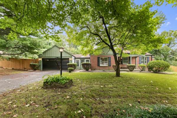Cool & Cozy Mid-Century Ranch ~ vintage Colonial charm + a POOL!
