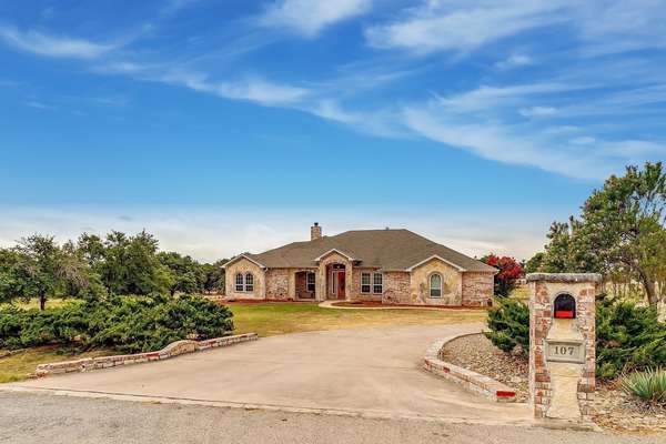 Bright & Open Concept Saddle Club Home on 1 Acre, ...Country Living just outside city limits!