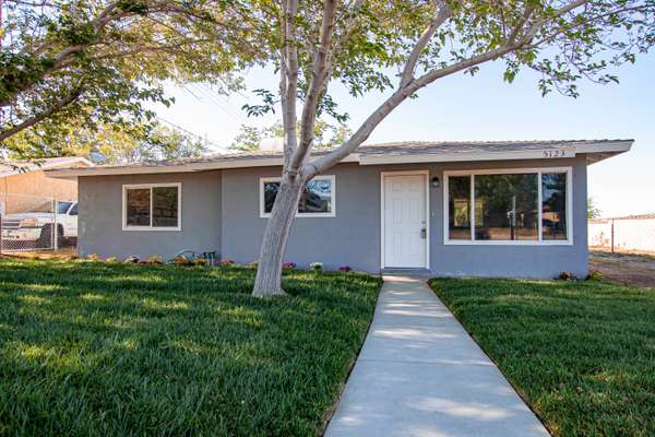 Newly Remodeled Single Story in Lancaster