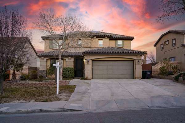 Exquisite Two-Story Home in Palmdale