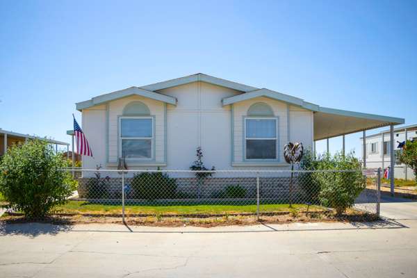 Charming Single Story in Palmdale