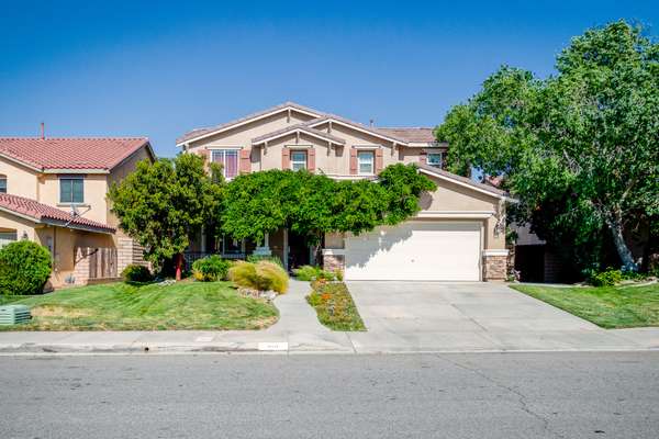 Exquisite Two Story Home in Palmdale