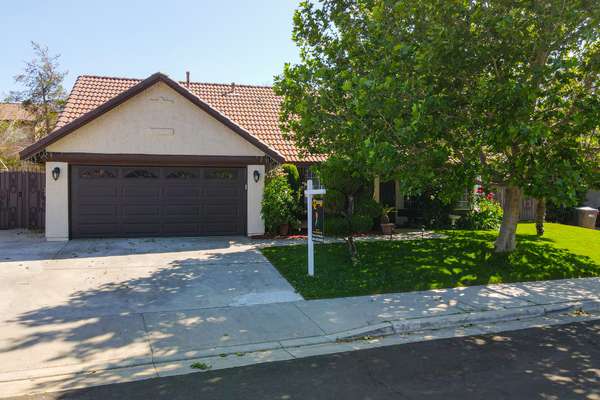 Alluring Single-Story Home in Palmdale