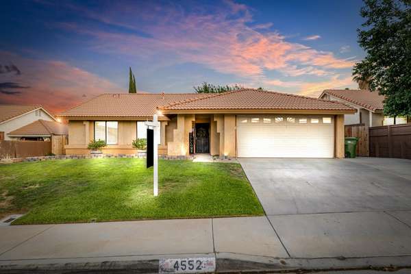 Turn-Key Home in West Palmdale