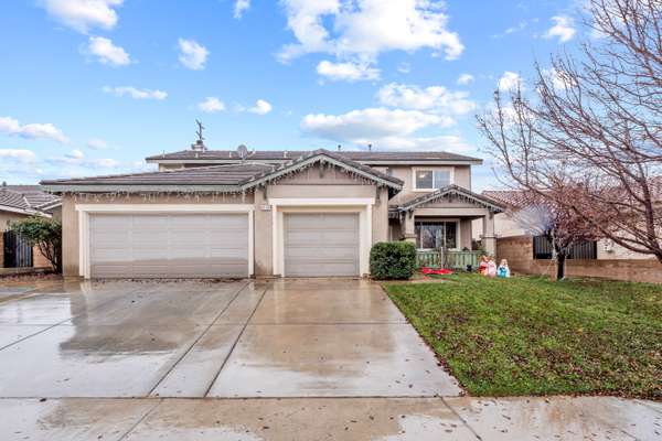 Elegant 2-Story Lancaster Home