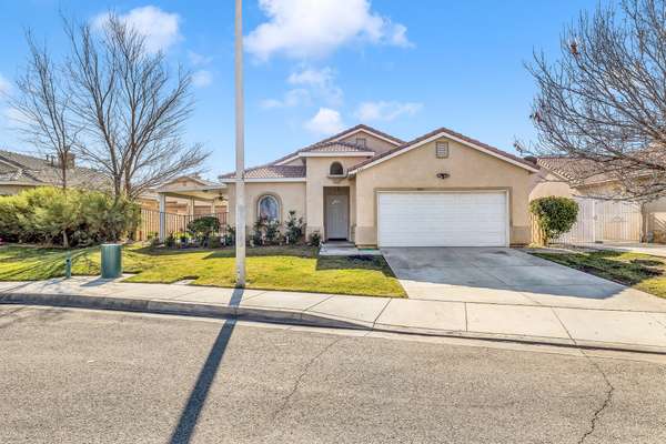 Spacious Single Story Home in Lancaster