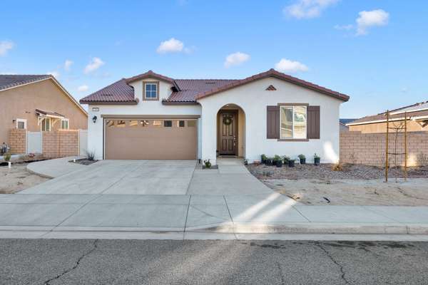 Exquisite Single Story Home in Palmdale