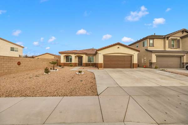 Beautifully Remodeled Palmdale Home for Sale