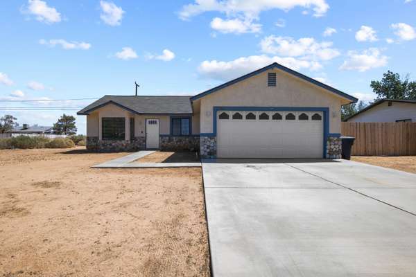 Beautiful One-story North Edwards Home