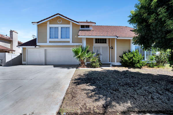 Two-Story East Palmdale Palace