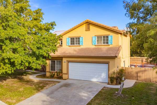 POOL PALMDALE HOME GEM