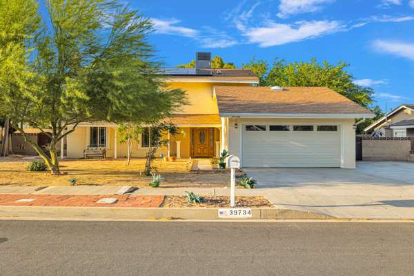 Your Dream home in the heart of West Palmdale