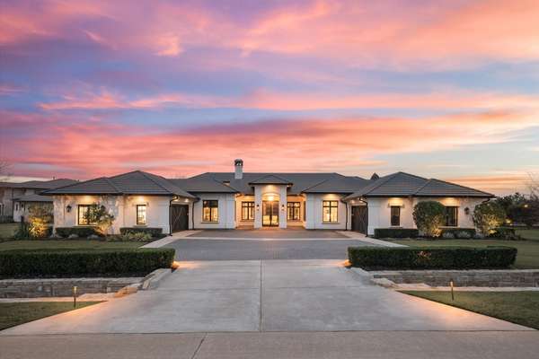 Extraordinary Living in Flower Mound!