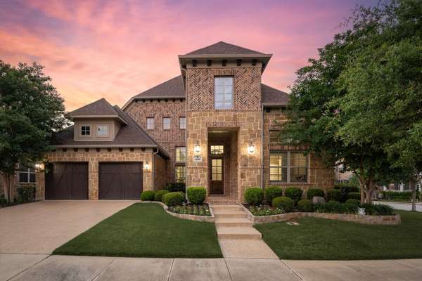 Extraordinary Living in Lakeside, Flower Mound!