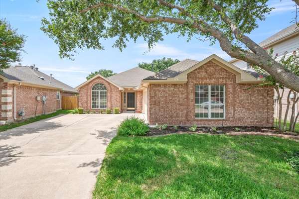 Beautifully Updated Home in the Wyndham Village of Keller, Texas